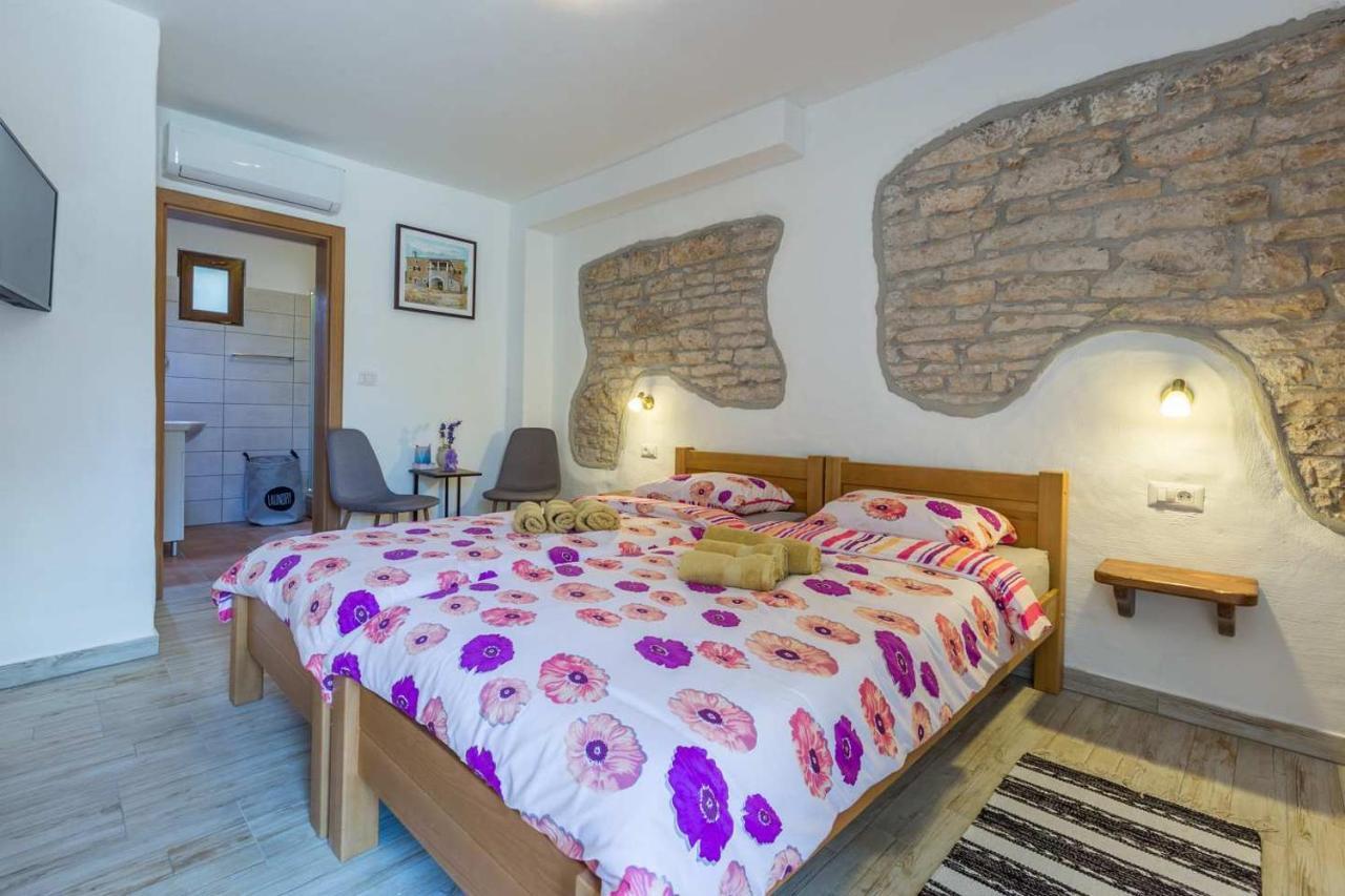 Hiza Bratovici Holiday home *